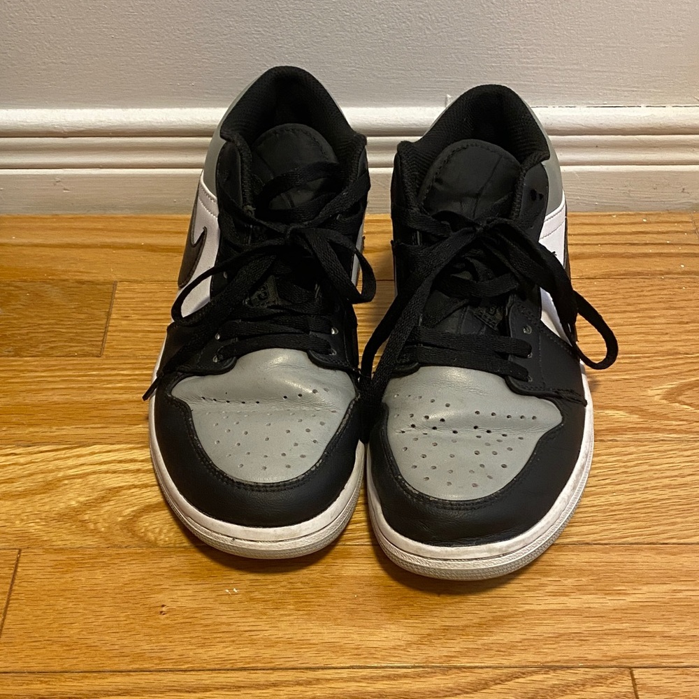 Nike Black and Gray Low-Top Sneakers with White Accents